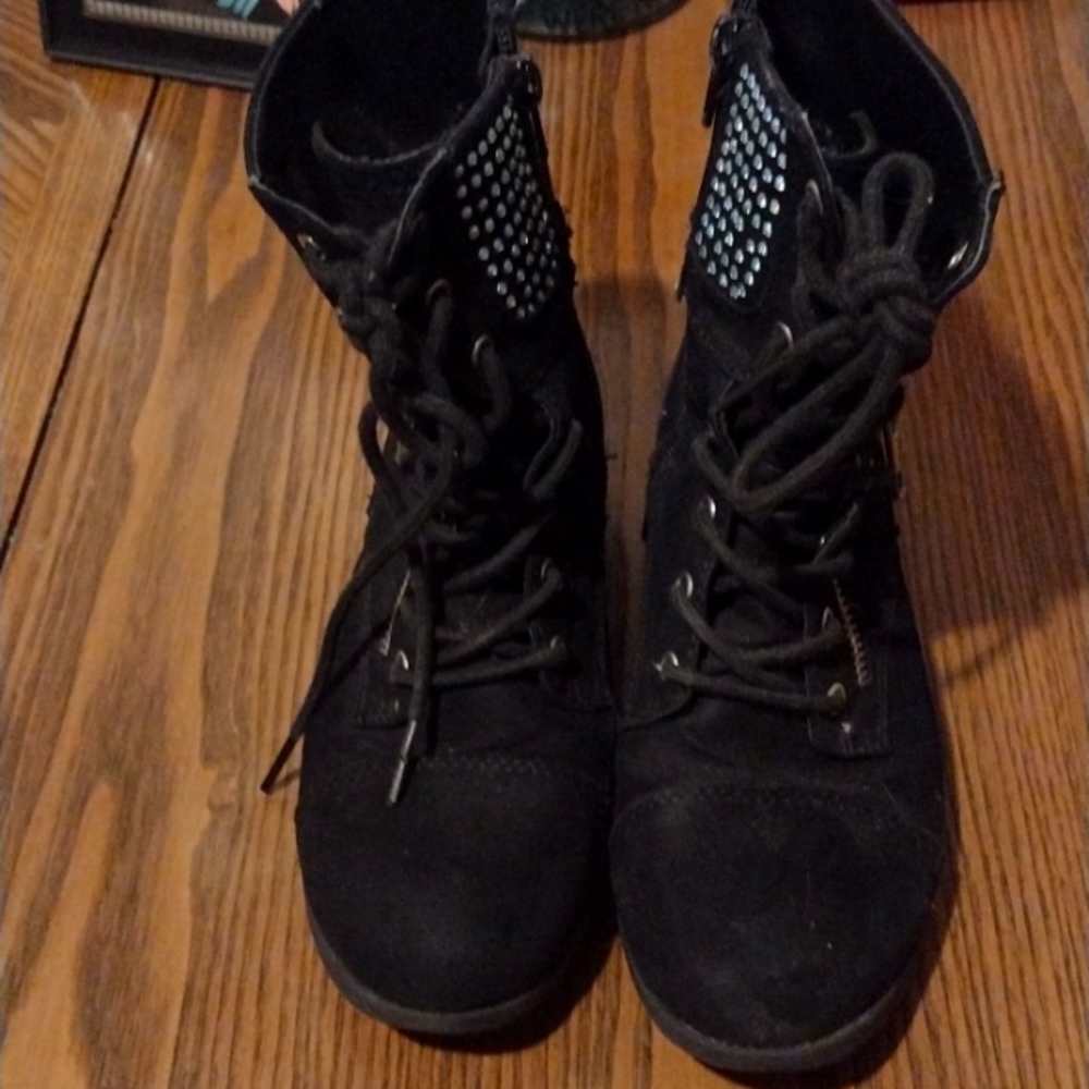 Piper black boots kids size 2